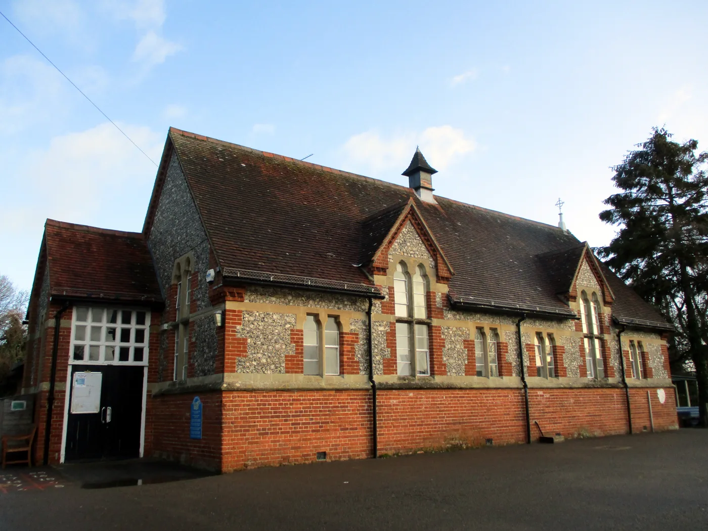 Donnington Heights School: Council Refuses Bid to Drop It